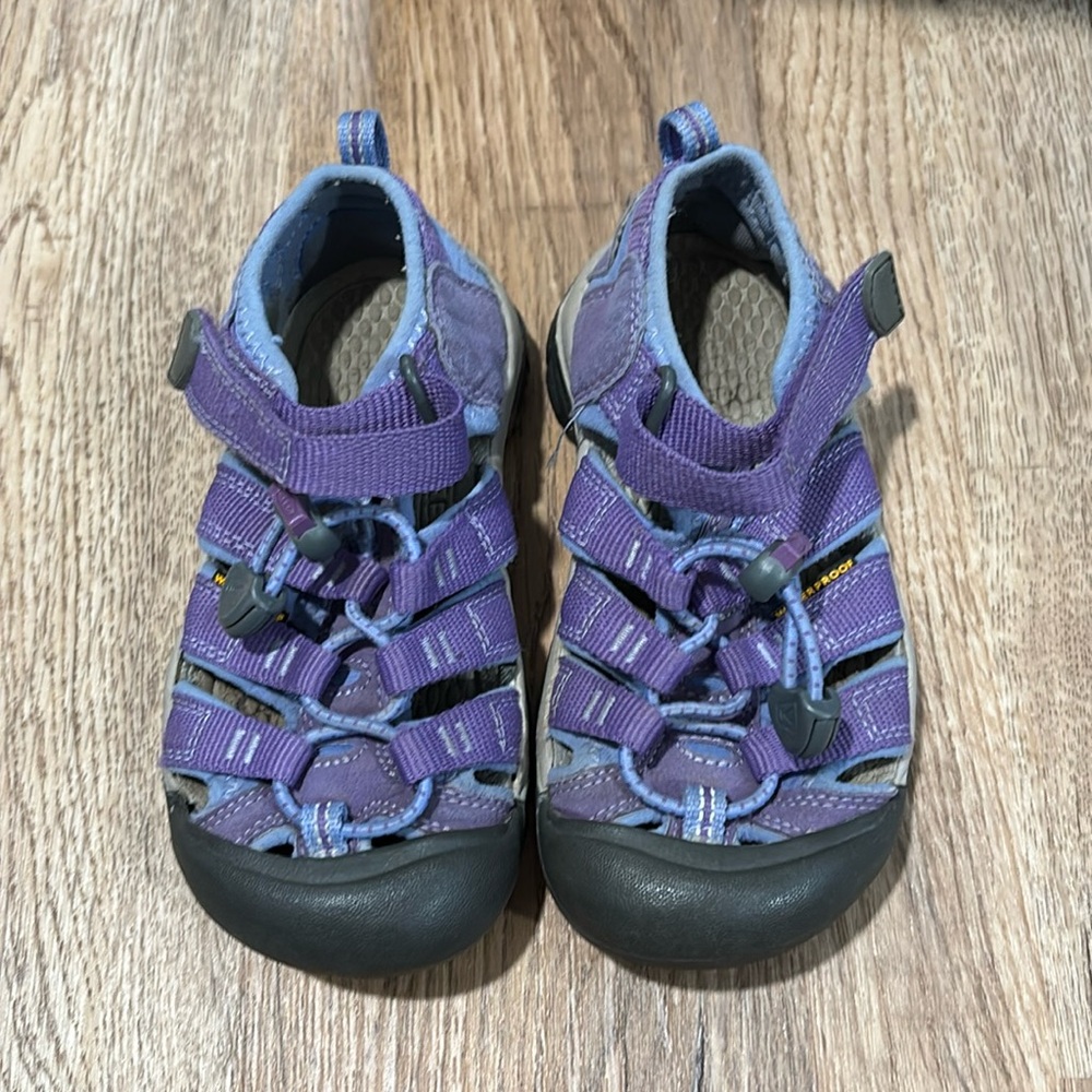 Keen hybrid sandal-used